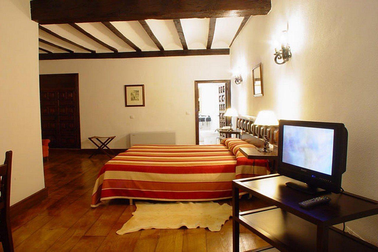 Hotel Nuevo Arlanza Covarrubias Esterno foto
