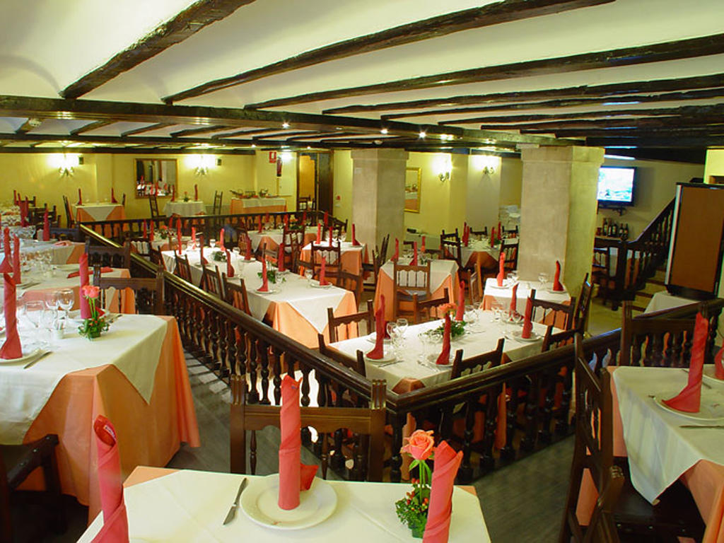Hotel Nuevo Arlanza Covarrubias Esterno foto
