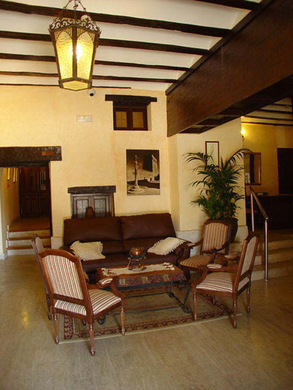 Hotel Nuevo Arlanza Covarrubias Esterno foto