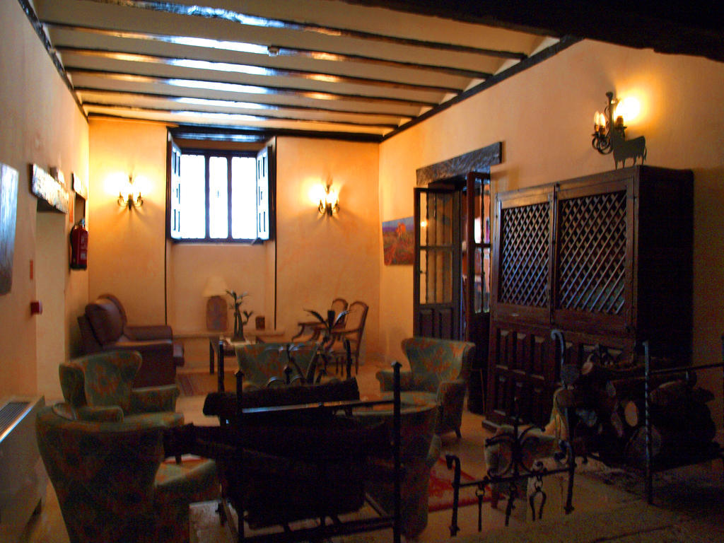 Hotel Nuevo Arlanza Covarrubias Esterno foto