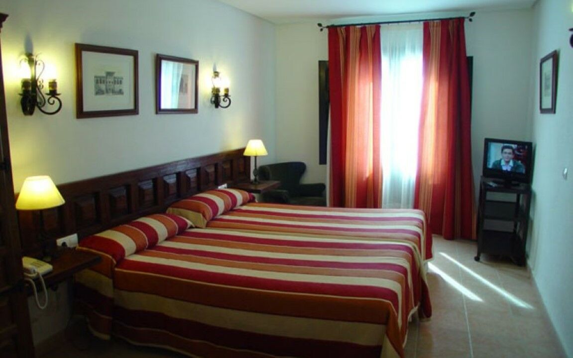 Hotel Nuevo Arlanza Covarrubias Esterno foto